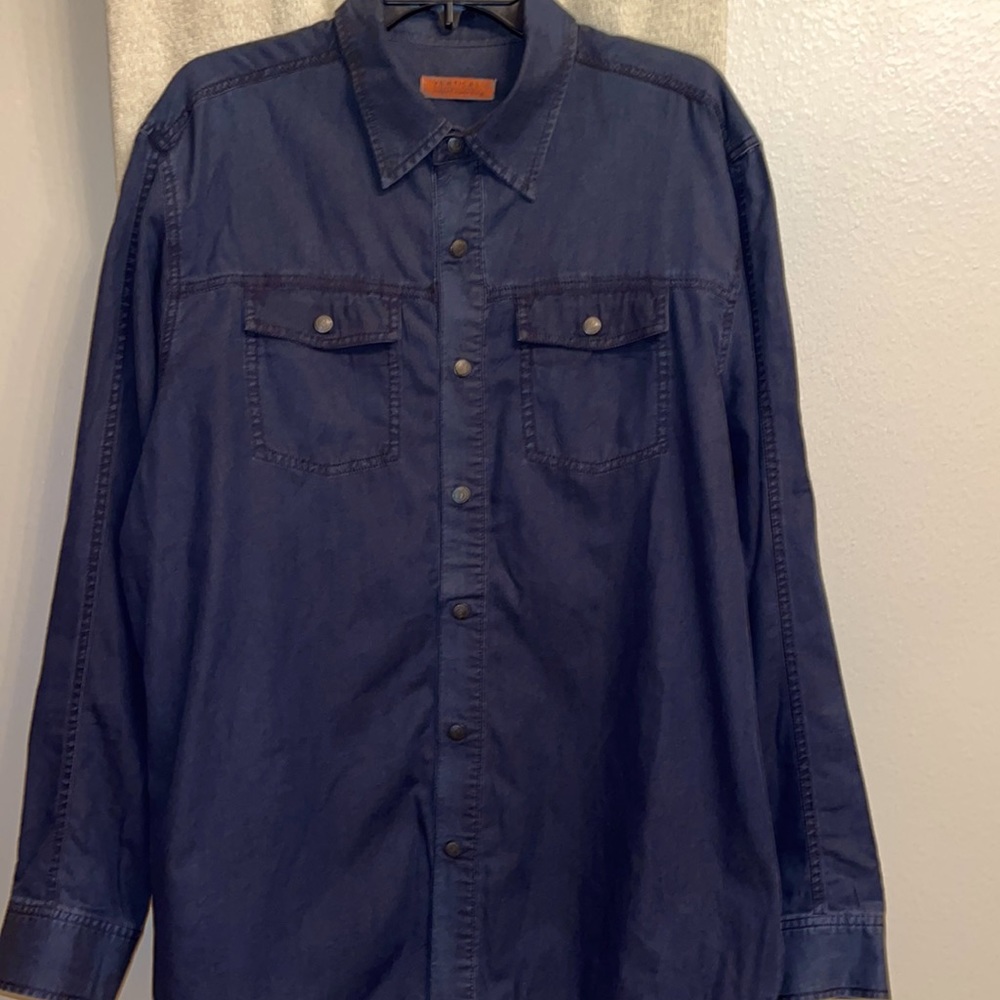 Vertical Shirt, Size L. EUC
